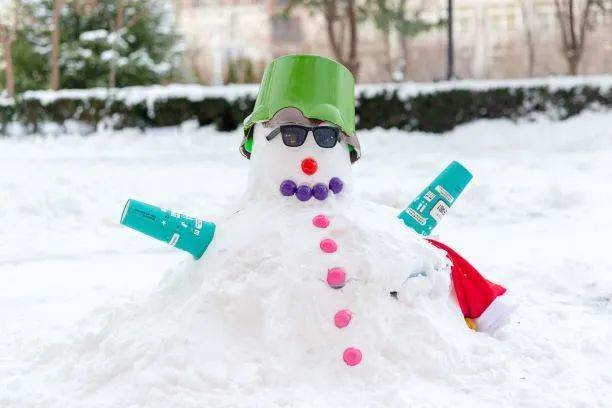 大雪后的山东商务职业学院，分外清澄明澈