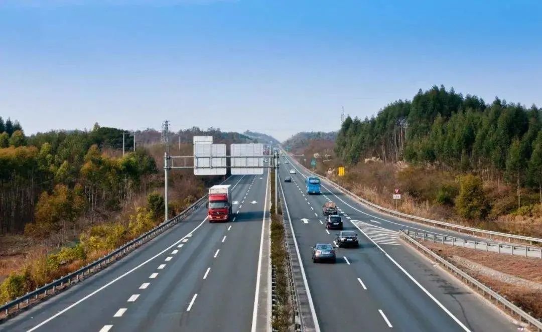 行车知识 ｜开车走高速公路必须要知道的安全知识。