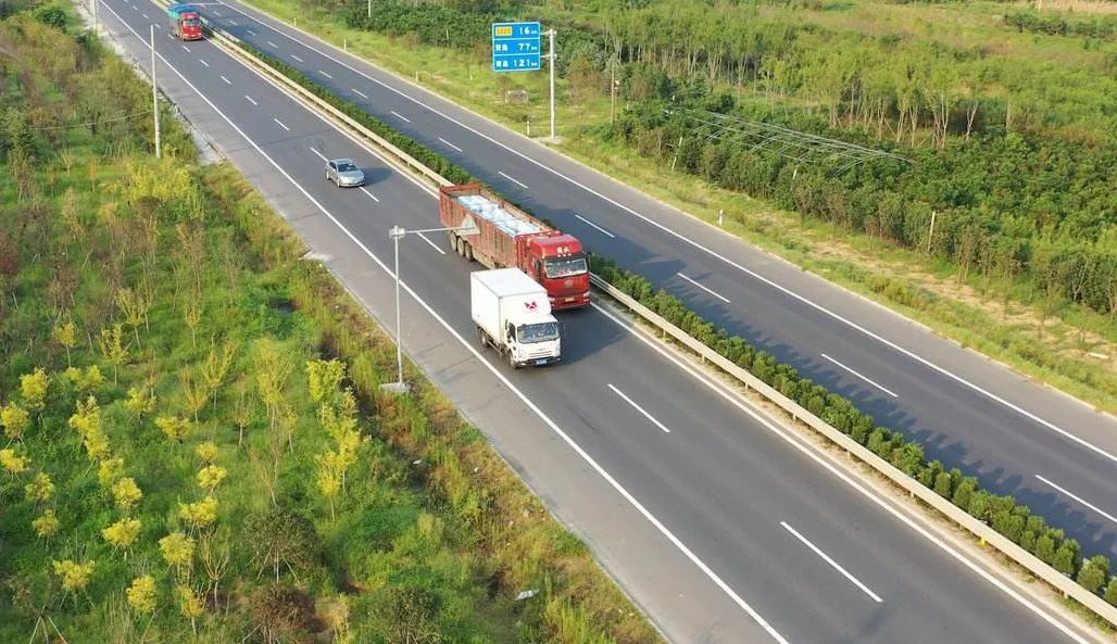 行車知識(shí) ｜開車走高速公路必須要知道的安全知識(shí)。