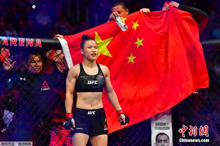 ufc2020年度最佳比赛(实至名归！张伟丽卫冕战获评“UFC年度最佳比赛”)