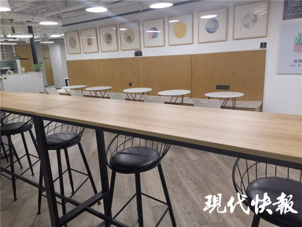 一小时五元到千元不等，租个房间来上班？“共享办公室”在南京火起来