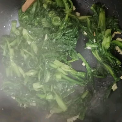 茼蒿炒雞蛋,茼蒿炒雞蛋的家常做法