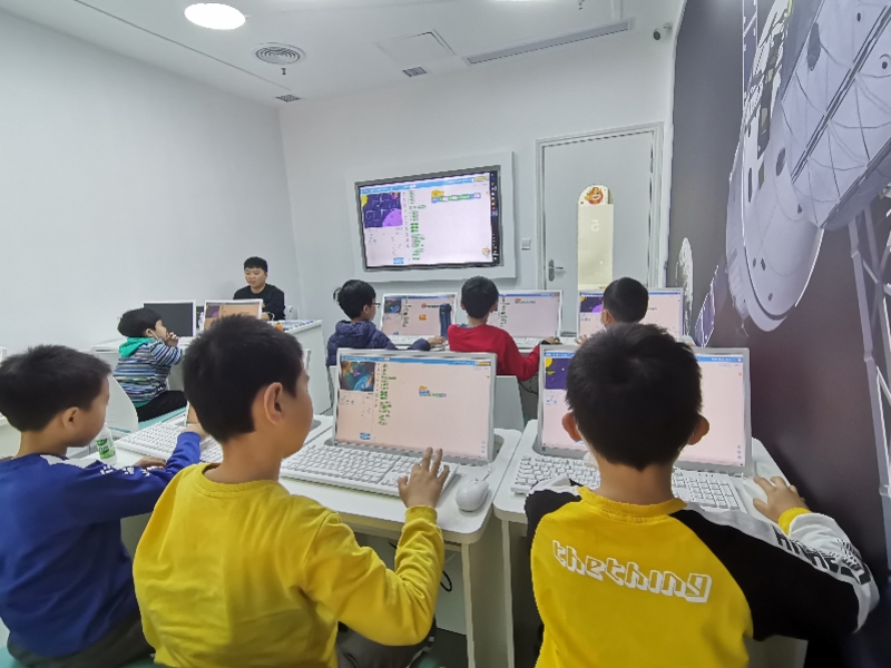 深圳有孩子一年花十万报兴趣班，寒假班走俏有机构生源增三成