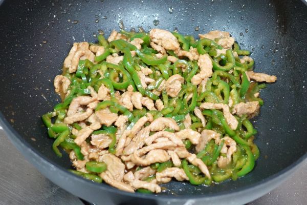 大辣椒炒肉的做法,大辣椒炒肉的做法步驟