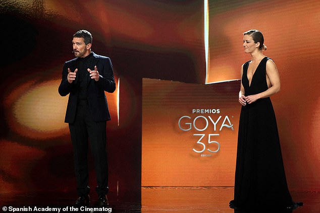 处女作《女学生》夺得西班牙戈雅奖的最高荣誉