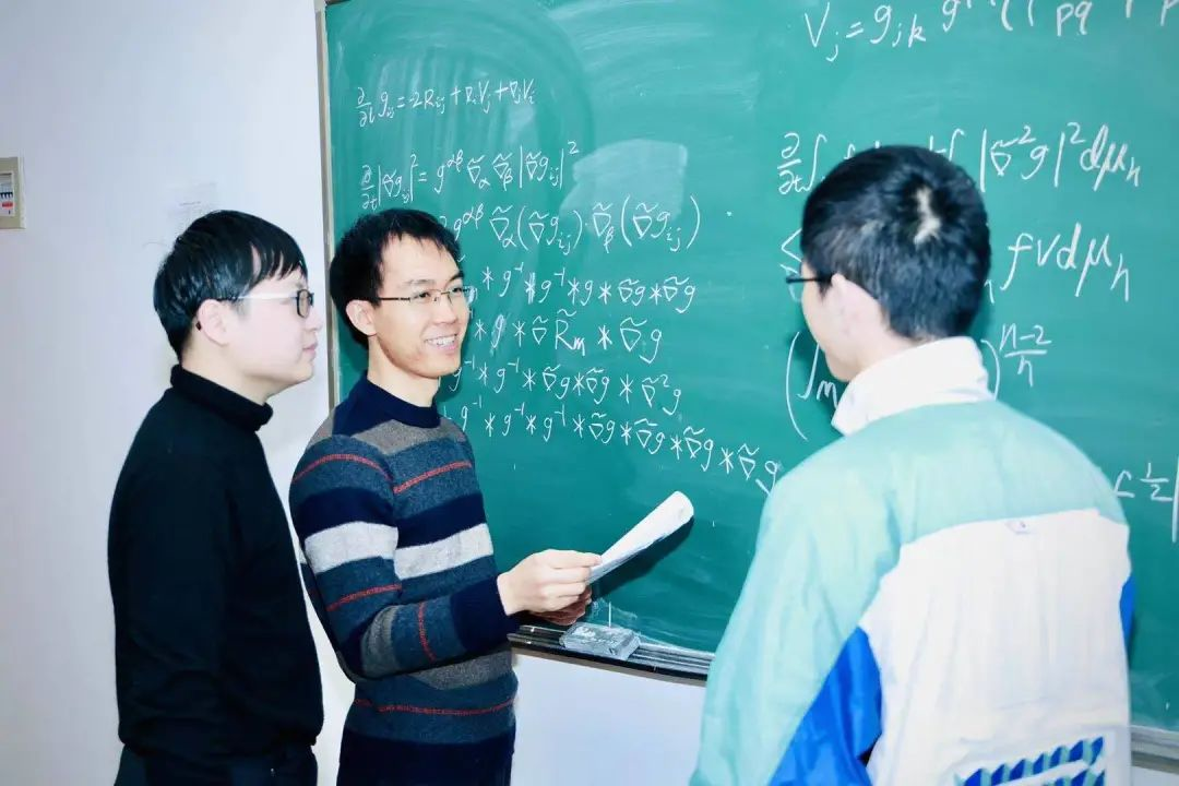 许晨阳师弟、浙大31岁副教授解决微分几何两大猜想，今年两次登顶国际数学顶刊