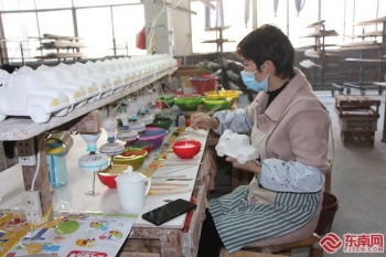 福建德化陶瓷产业转型升级 实现高质量发展