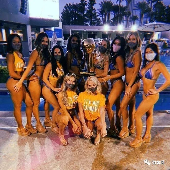 湖人拉拉队(LakerGirls～湖人啦啦队是NBA最受欢迎的啦啦队之一)