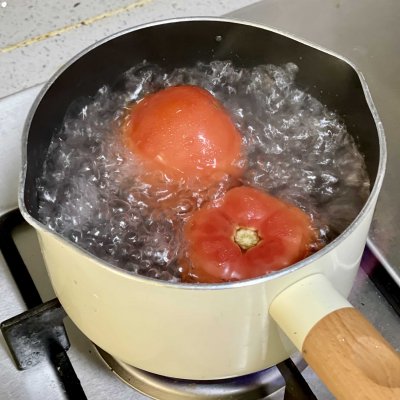 西红柿炒白菜比卖的还好吃，简单易做味道棒
