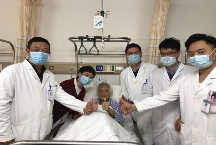 102岁老人骨折手术后重新站了起来！高龄老人骨折后选择手术还是保守治疗？