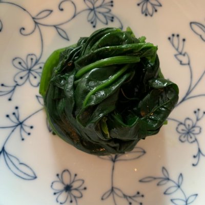 焙煎芝麻酱的做法（5步快速做出焙煎芝麻菠菜沙拉）