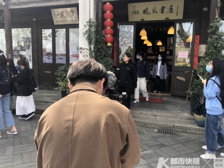 青春走读，红色足迹——青春版杭州党史学习教育，浙大城市学院同学走出校园，用镜头为大家记录杭城红色景点