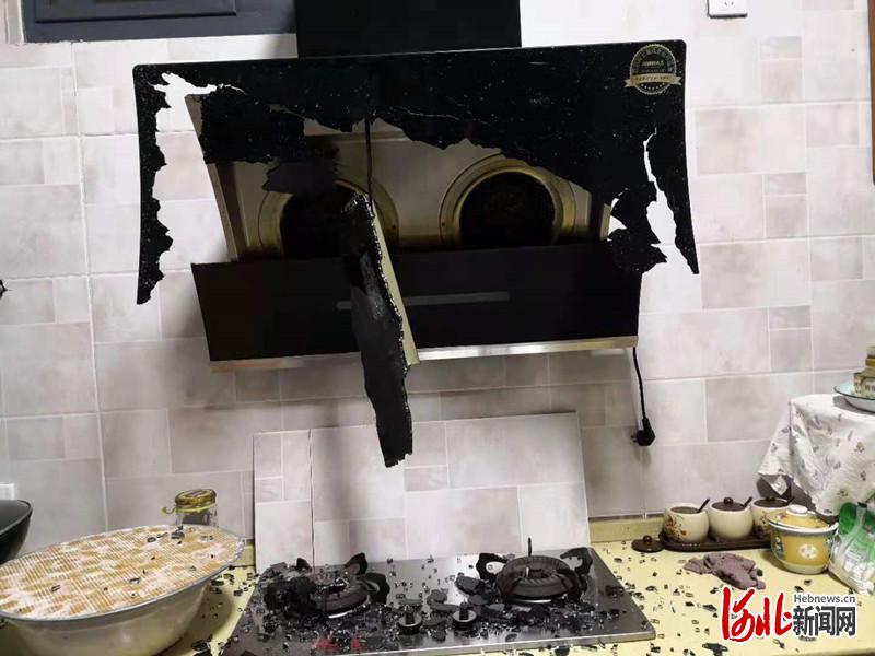 河北邯郸一居民家中真情好太太抽油烟机莫名爆炸 仅维修不退货