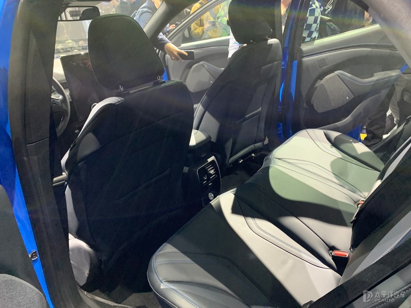 3.3秒破百/1000km续航都是小意思 上海车展十大最强电动车