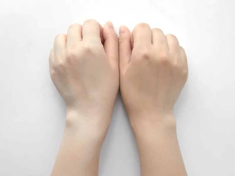 碧柔新版水感防晒，一抹拥有磨皮水光肌，不怕晒黑