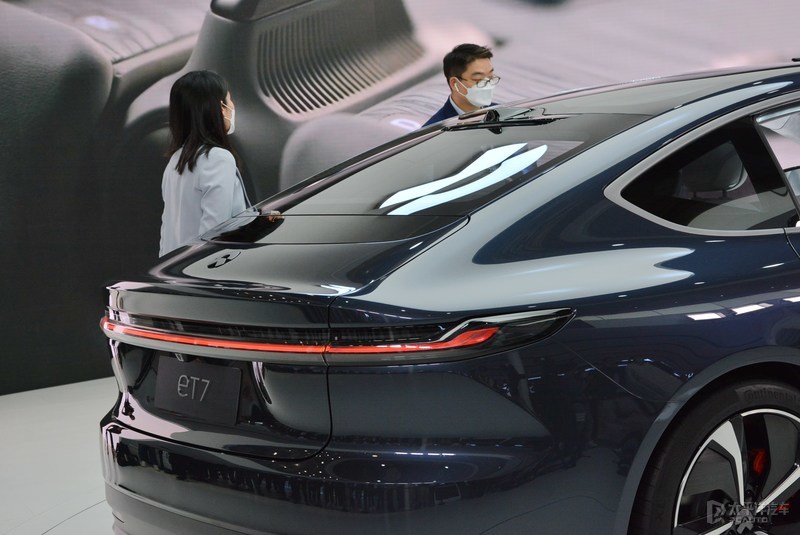 3.3秒破百/1000km续航都是小意思 上海车展十大最强电动车