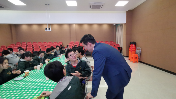 每年都有学生、家长从四面八方赶来参加，绿城育华学校德语文化周全面升级 学生沉浸式体验德国文化