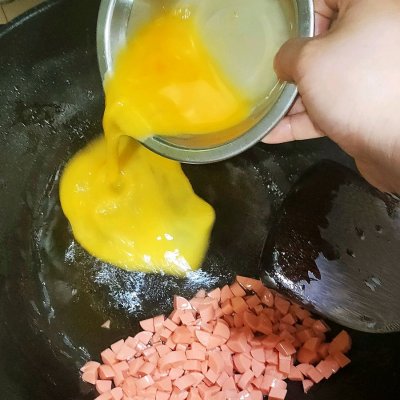 怎样做蛋炒饭（9个步骤学简单易做蛋炒饭）