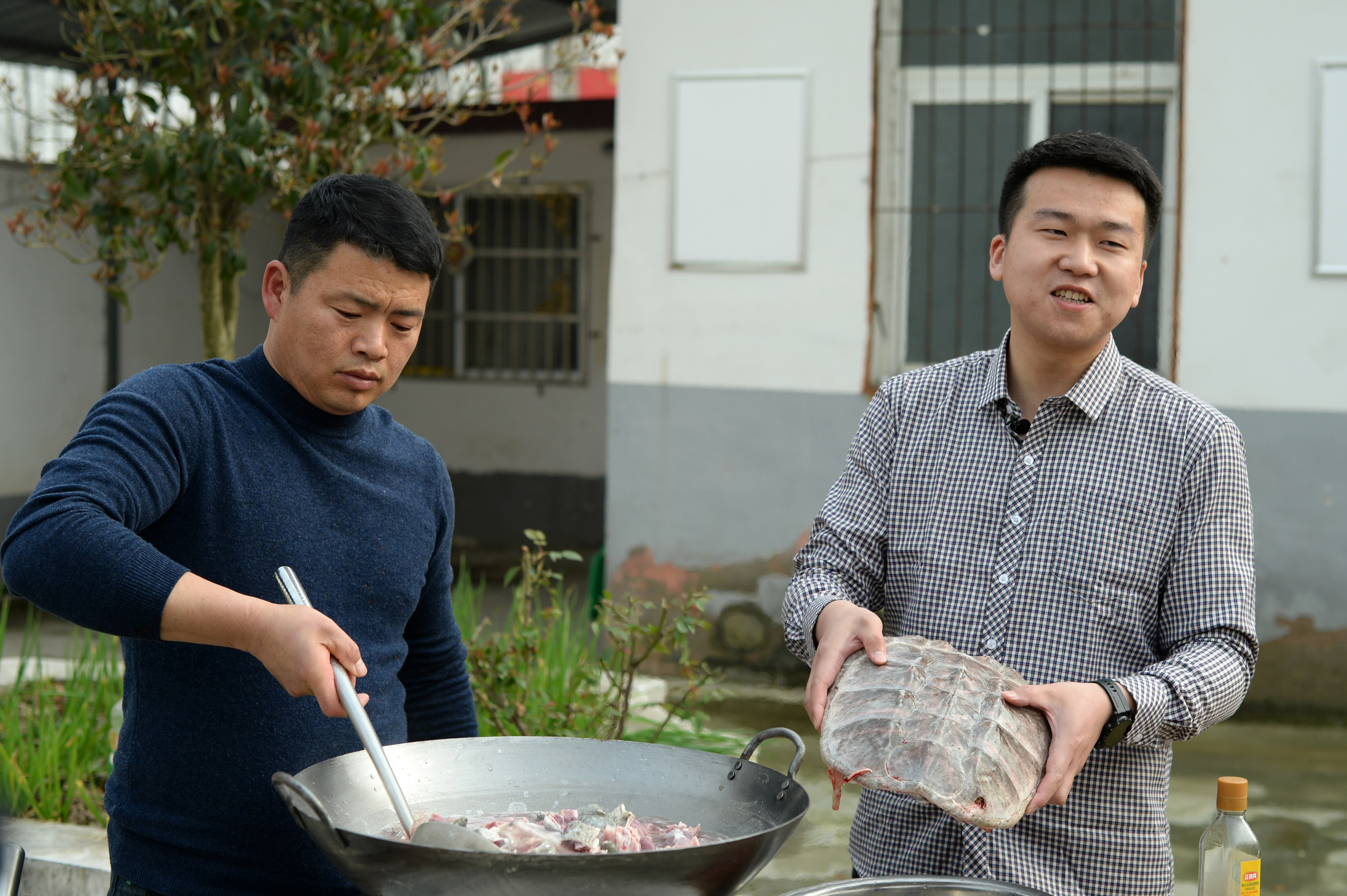 中年男人图片(中年男人图片头像真人照片农民大哥)-骁龙网
