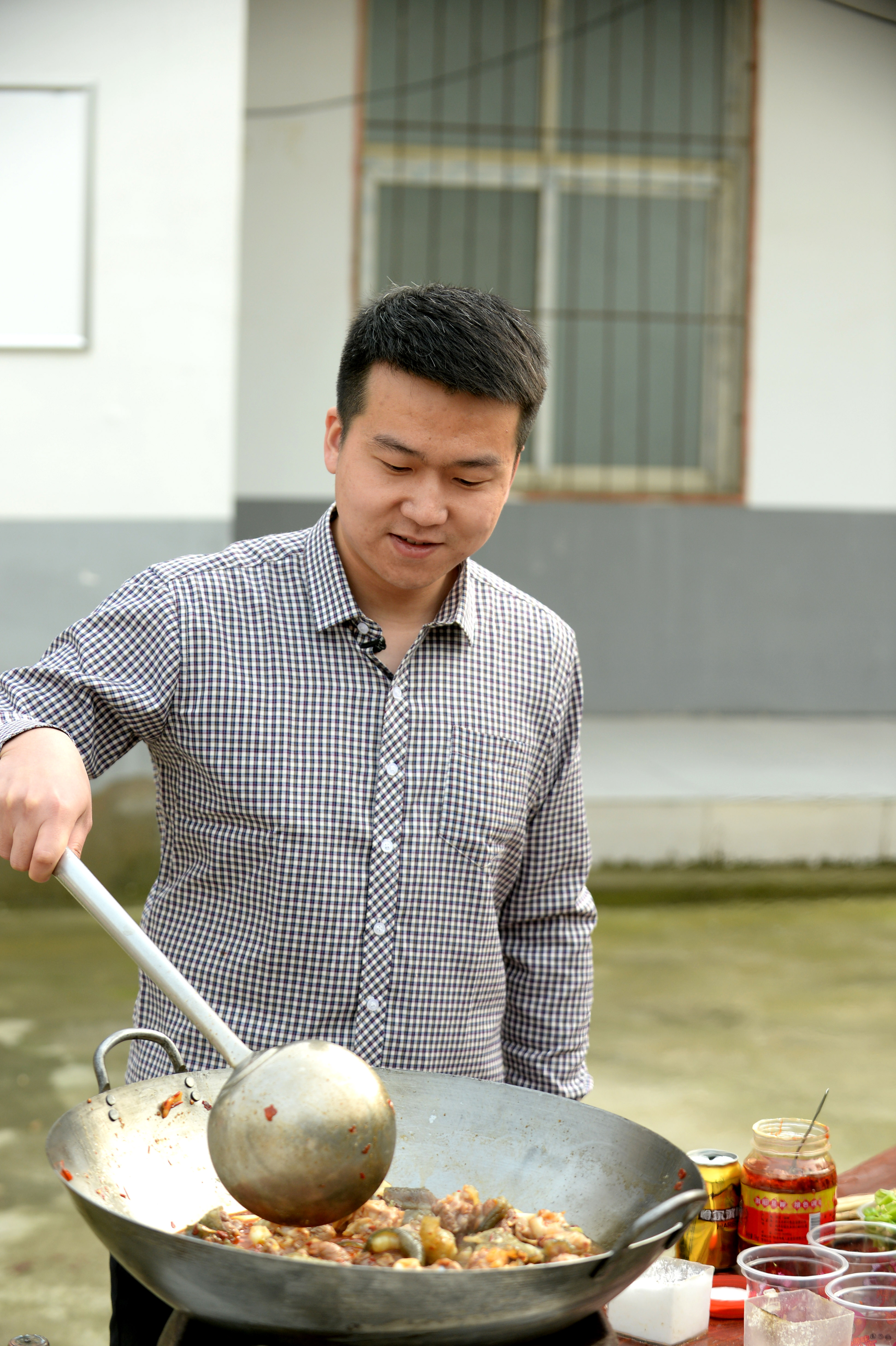 河南建设网站男人图片_(河南建设招标网 官方网站)