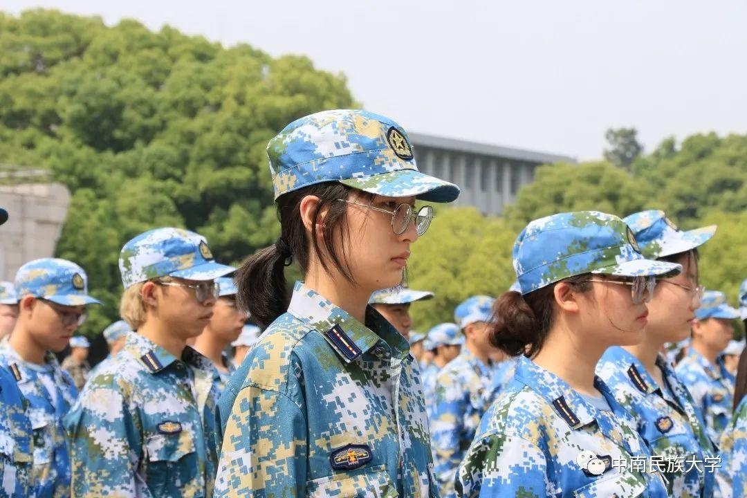 军训结束时间是5月8日(军训纪实第一章 | 五月的帅气，来自2020级民大人的军训大片)