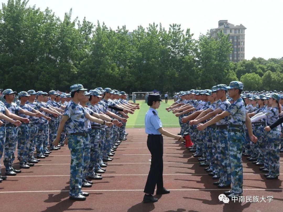 军训结束时间是5月8日(军训纪实第一章 | 五月的帅气，来自2020级民大人的军训大片)