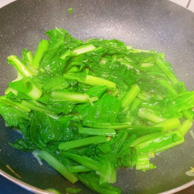 小白菜豆腐汤怎么做好吃（鲜香味美的小白菜肉丸豆腐汤）