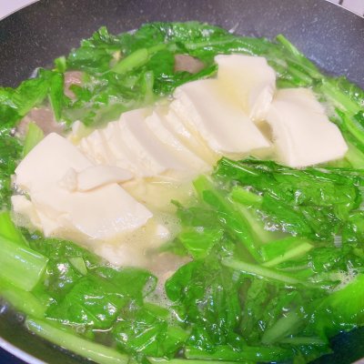 小白菜豆腐汤怎么做好吃（鲜香味美的小白菜肉丸豆腐汤）