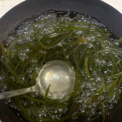 凉拌海带丝的做法过程（好吃简单的凉拌海带丝的做法）