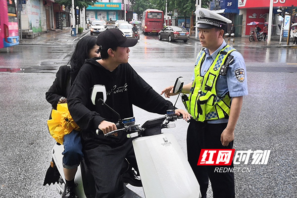 段李勇：“立警为民”初心不变