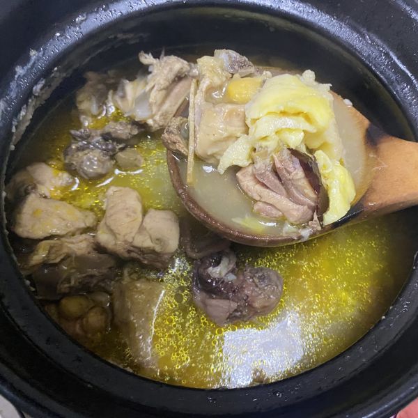 榴莲肉煲土鸡汤(滋补养生)极简版