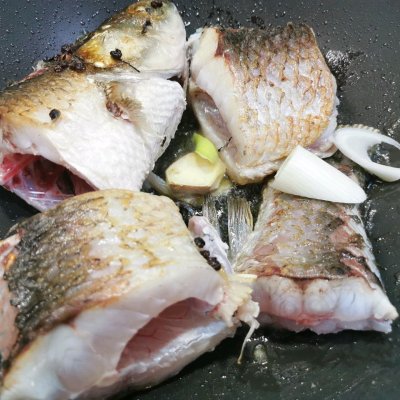 红烧草鱼块的做法,红烧草鱼块的做法 最正宗的做法