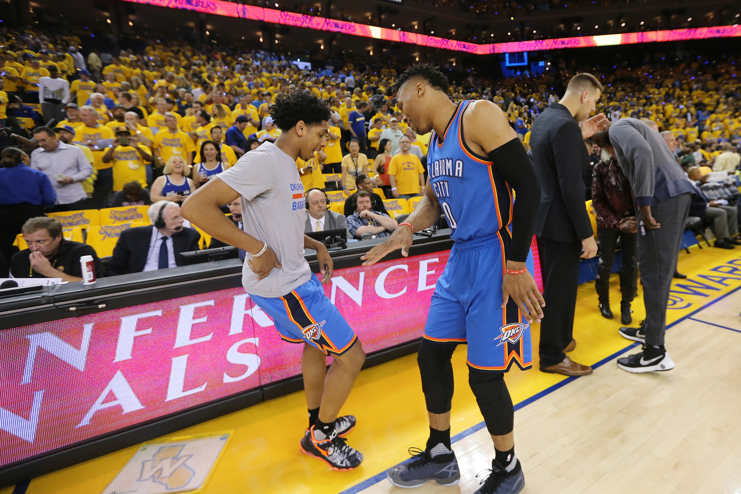 为什么登录不了最强nba(特写｜“连CBA都打不了”的佩恩，送走了湖人和詹姆斯)