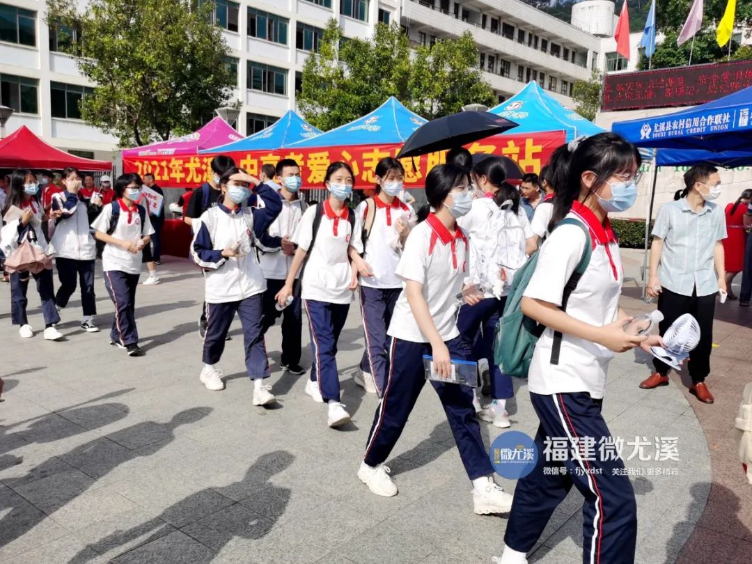 尤溪考生，加油！高考首日现场直击，这些瞬间让人动容
