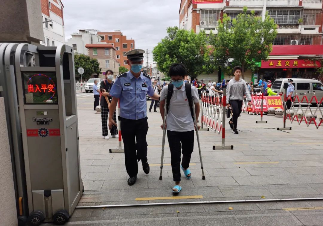 今天 , 泉州一中、泉州五中、泉州七中、泉州九中……这一幕幕，看完泪奔