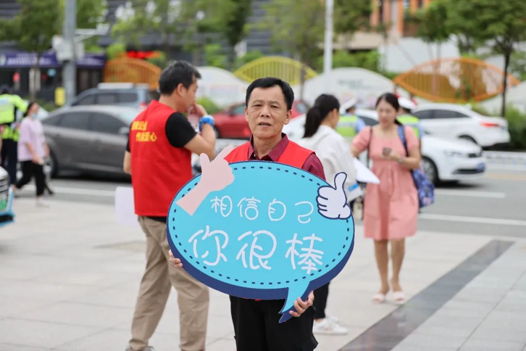 今天 , 泉州一中、泉州五中、泉州七中、泉州九中……这一幕幕，看完泪奔