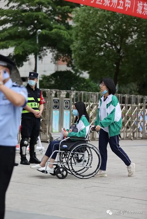 今天 , 泉州一中、泉州五中、泉州七中、泉州九中……这一幕幕，看完泪奔