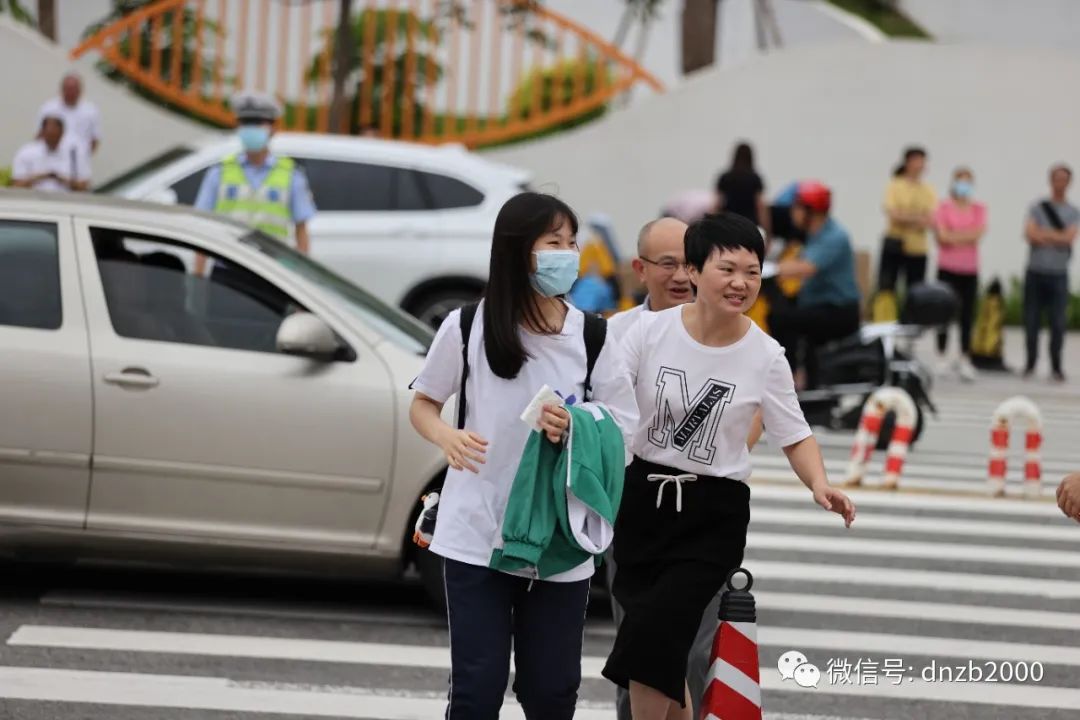 今天 , 泉州一中、泉州五中、泉州七中、泉州九中……这一幕幕，看完泪奔