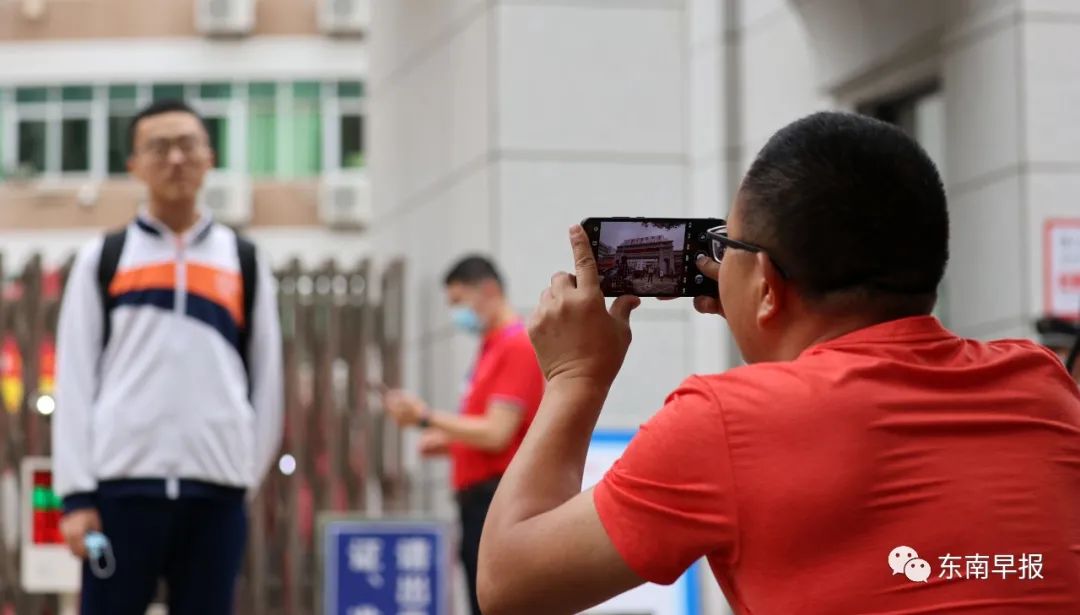 今天 , 泉州一中、泉州五中、泉州七中、泉州九中……这一幕幕，看完泪奔