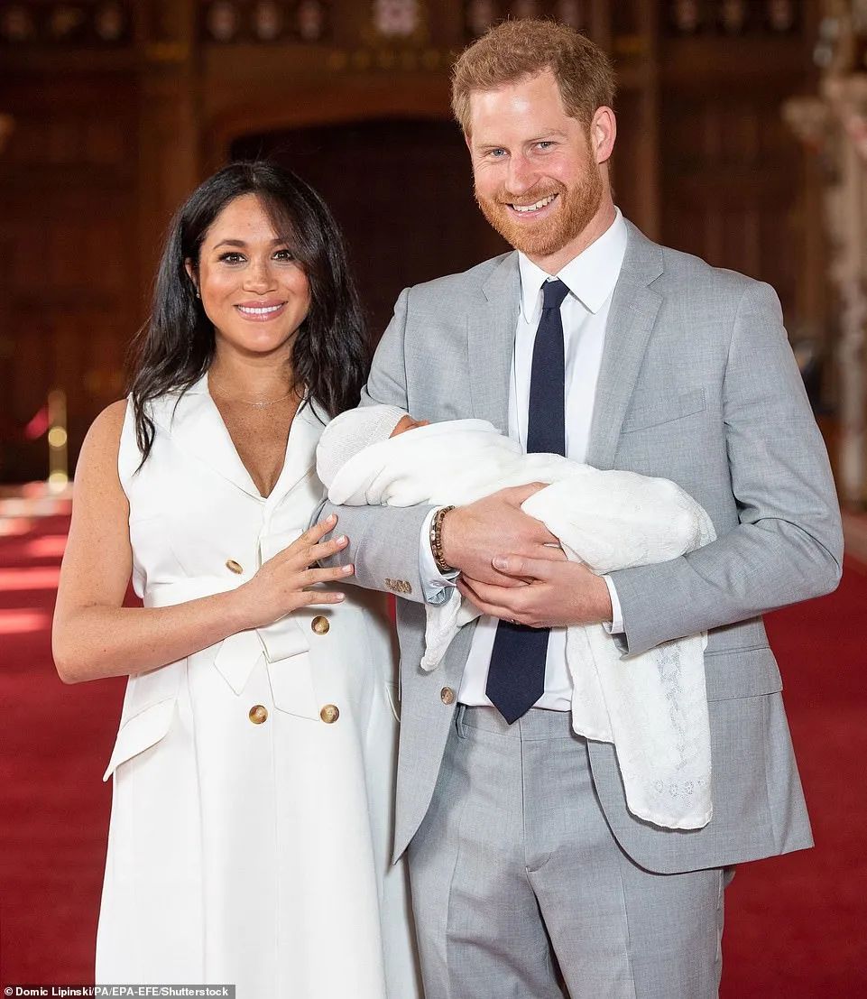 梅根二胎生啦!起名莉莉贝戴安娜,寓意颇深!女王:我是上网才知道的