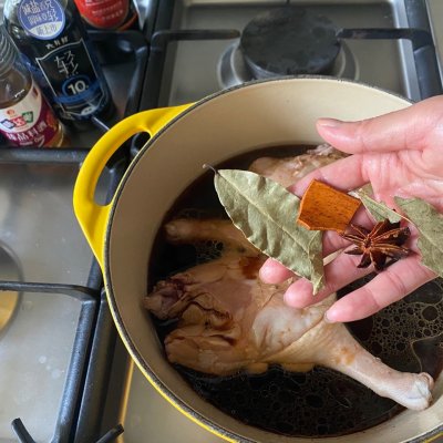 鸭腿怎么卤制最好吃（卤鸭腿家常做法这样简单快捷又好吃）