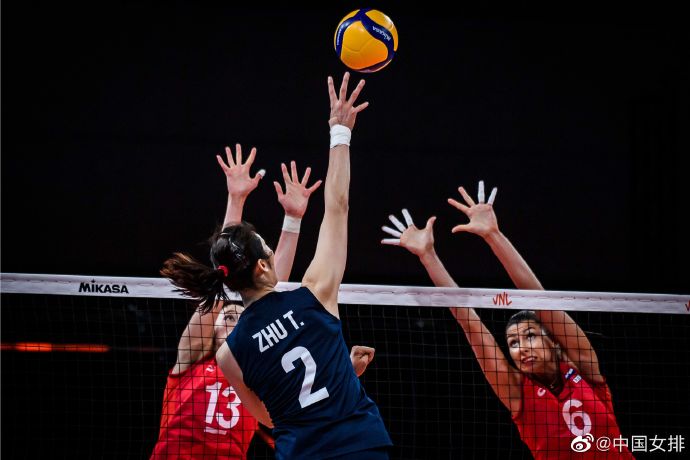 女排世界杯排名中国队对俄罗斯（中国女排3-0俄罗斯！喜迎五连胜，距离日本只剩3分差距）-趣拿体育