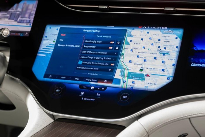 Mercedes me Charge充电生态系统首次出现在奔驰EQS电动轿车上