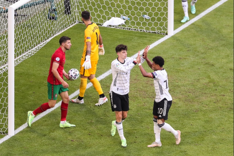 2016欧洲杯葡萄牙波兰(如何向女朋友解释葡萄牙进了4个球，但2比4憾负德国？)