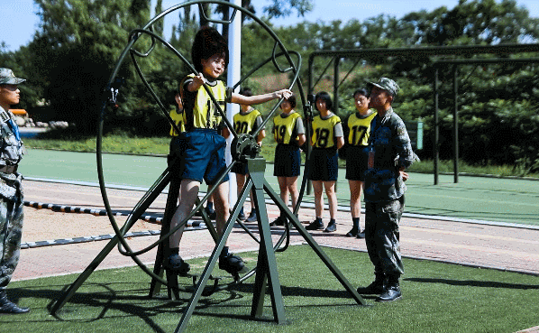 陆军飞行员小姐姐，惊艳全网