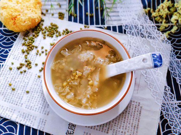 夏日开胃餐#绿豆银耳汤,清凉解暑神器