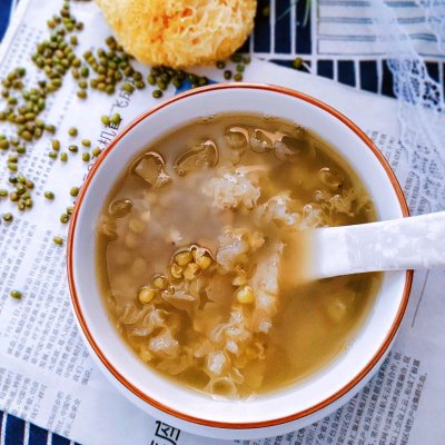 夏日开胃餐#绿豆银耳汤,清凉解暑神器