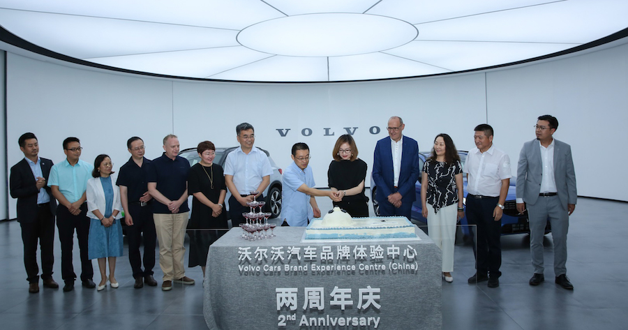 夜游成都工厂，沃尔沃汽车探索工业旅游新玩法