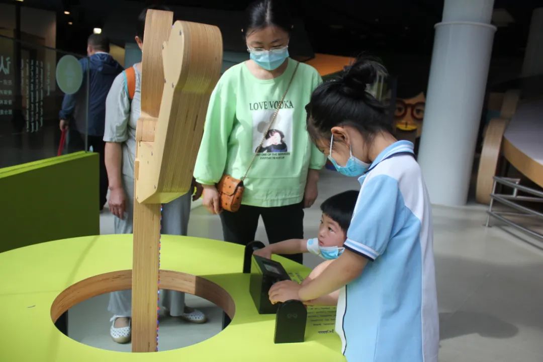 早安·青城 | 中央民大附中呼和浩特分校与内蒙古大学正式签署“青苗创新实验班”合作培养协议