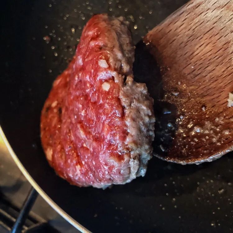 牛肉汉堡肉饼做法（超详细汉堡牛肉饼的制作教程）